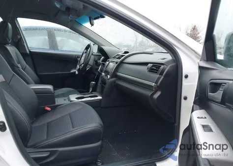 2014 Toyota Camry Se z USA, uszkodzony, nr VIN 4T1BF1FK8EU757553